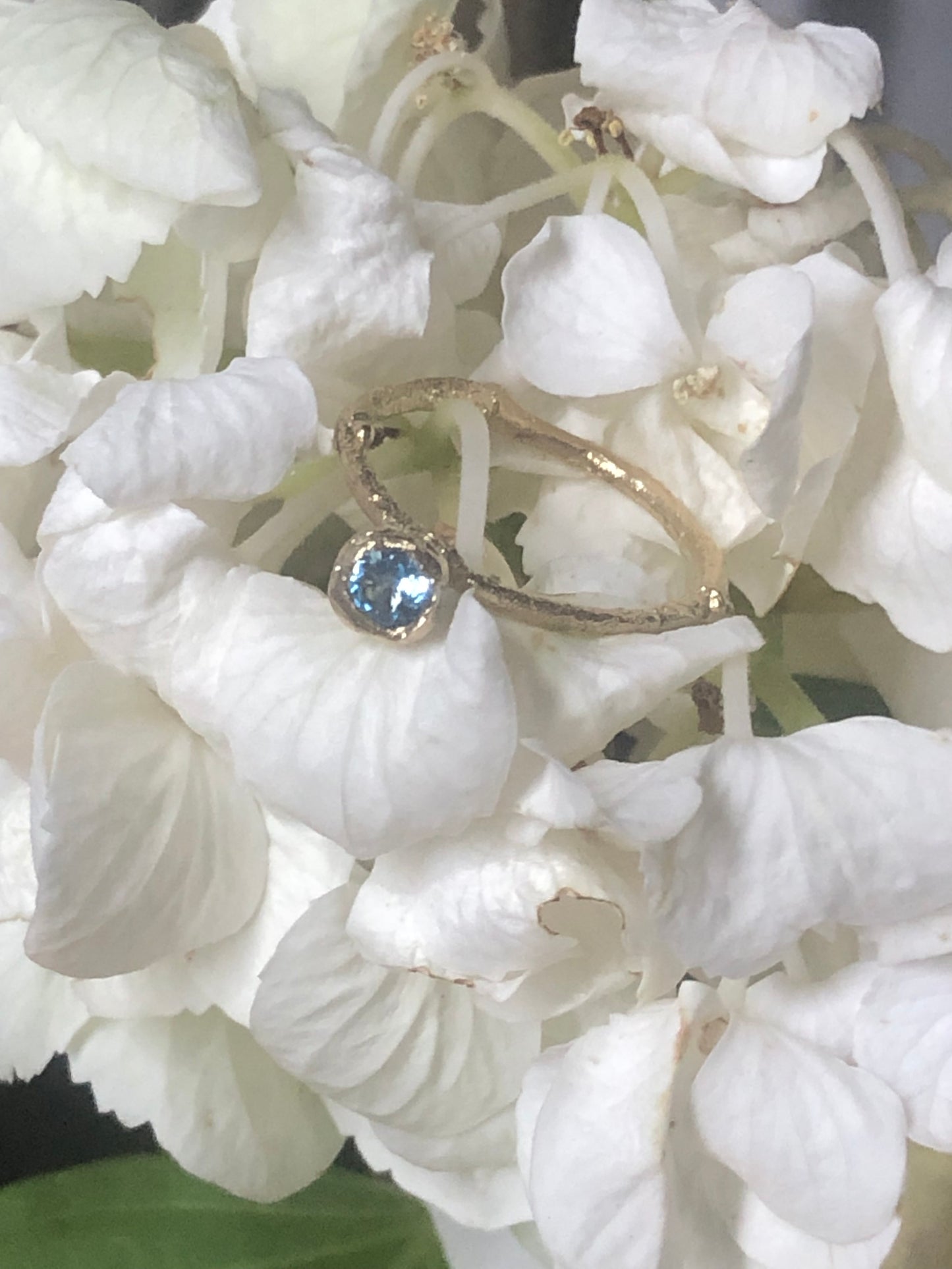 Anello Callistemone solitario