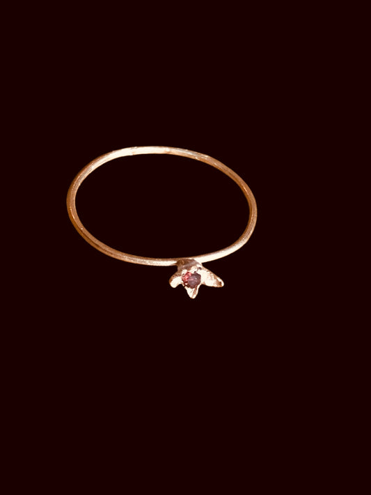 Anello solitario Chiodo di Garofano
