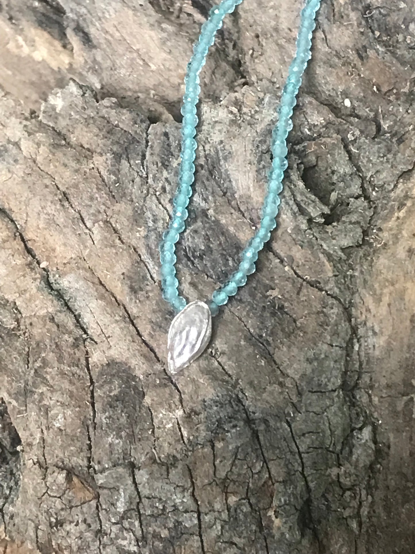 Collana Seme di Mela