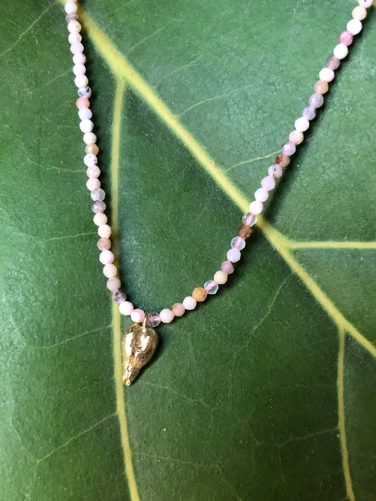 Collana seme Uva