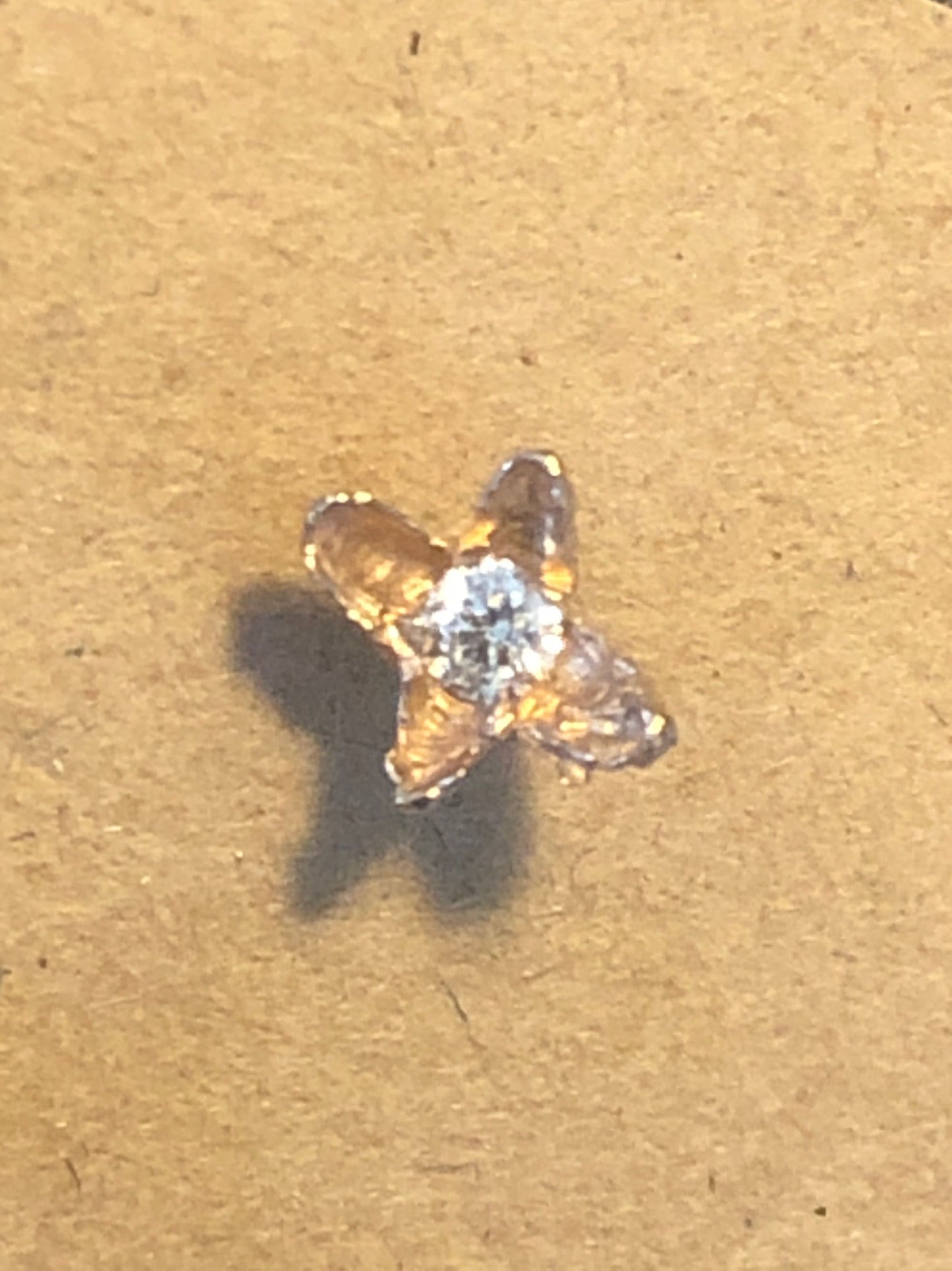 Orecchino singolo stud chiodo di garofano