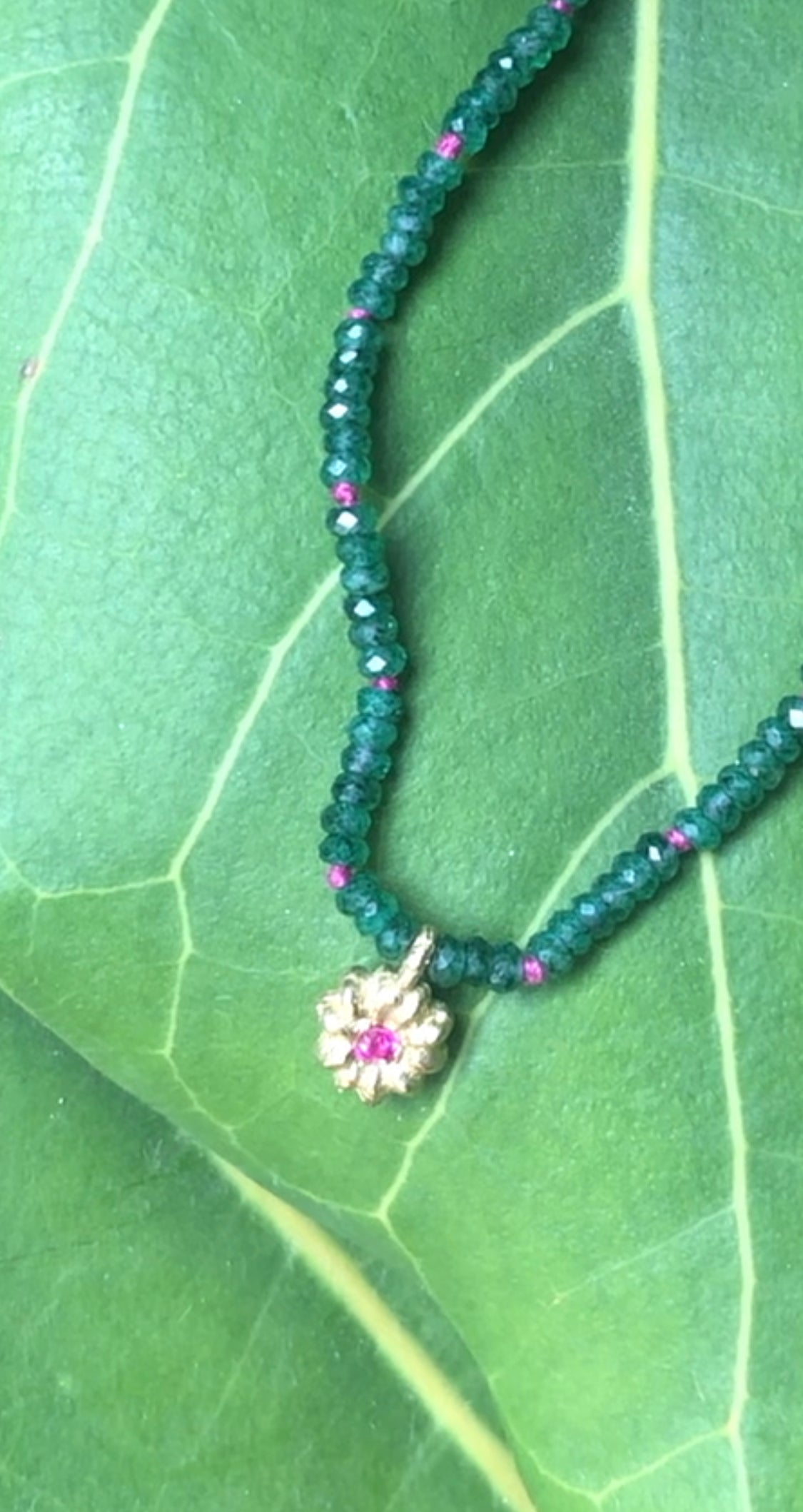 Collana Phytolacca