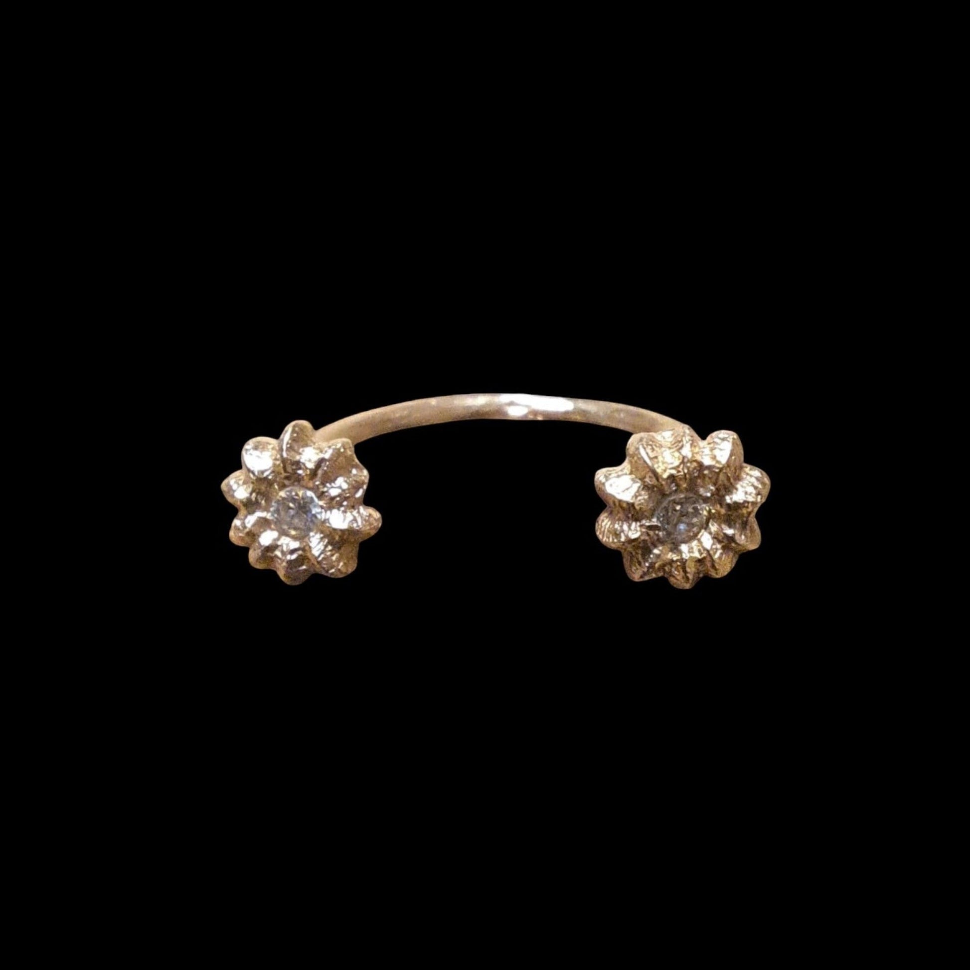 Anello aperto MandalaT in oro con due decorazioni a forma di bacca luminosa