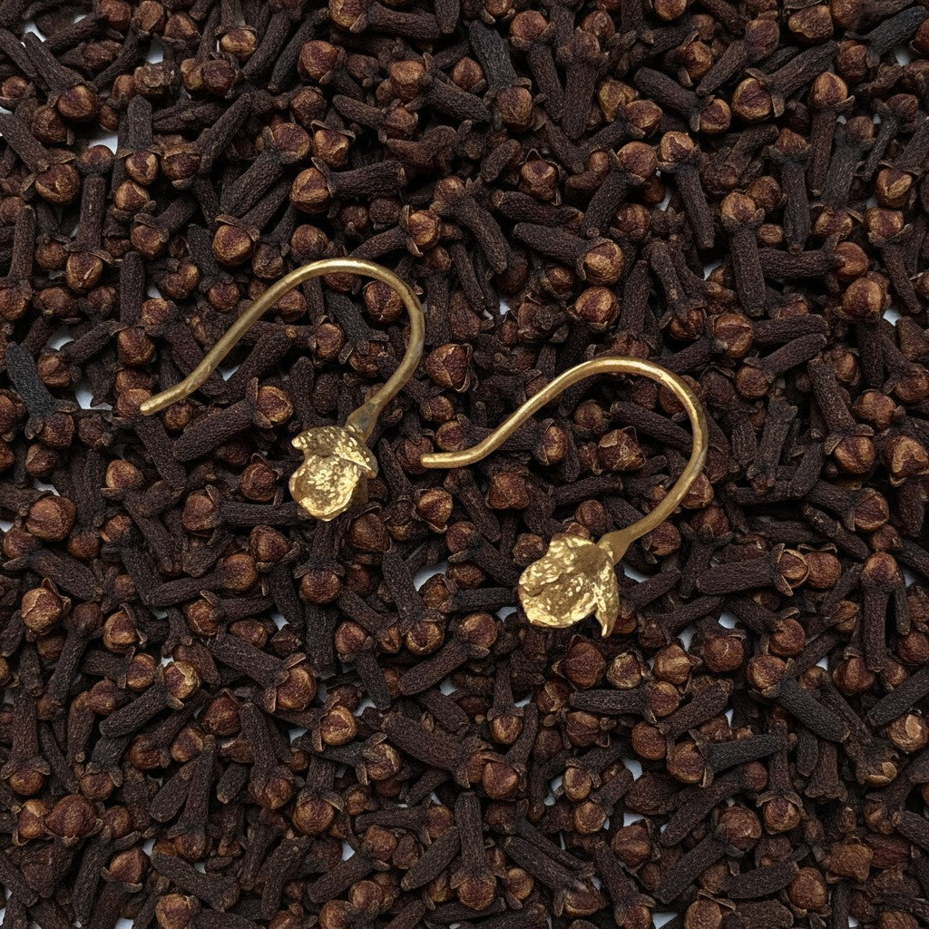 Orecchini ad amo MandalaT a forma di chiodo di garofano in oro con pietra preziosa incastonata