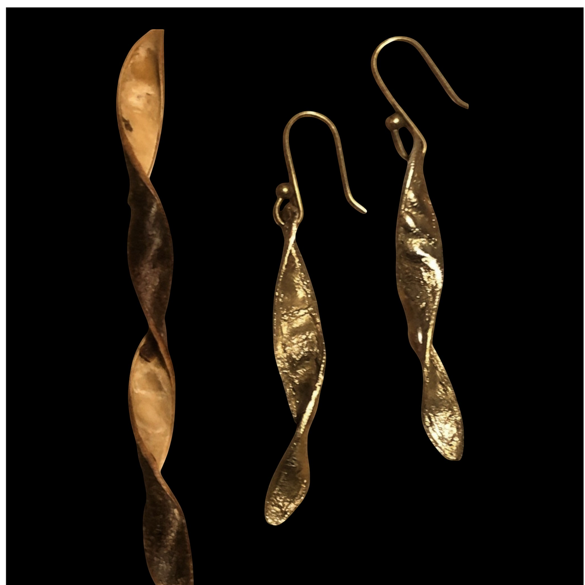 Orecchini MandalaT Ginestra basculanti in bronzo con forma a baccello ritorto ispirata alla natura