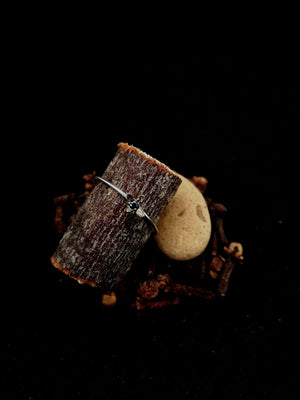 Anello solitario Chiodo di Garofano